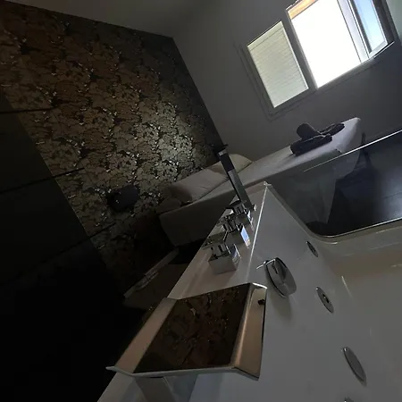 Sea Paradise View (adults Only) בית הארחה 4*